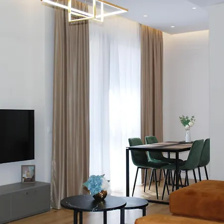 Appartement Lindi's 8/4 Tirana