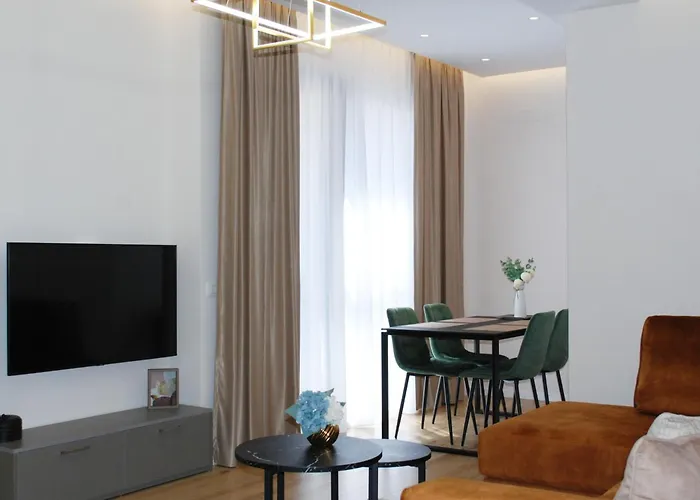 Appartement Lindi's 8/4 Tirana